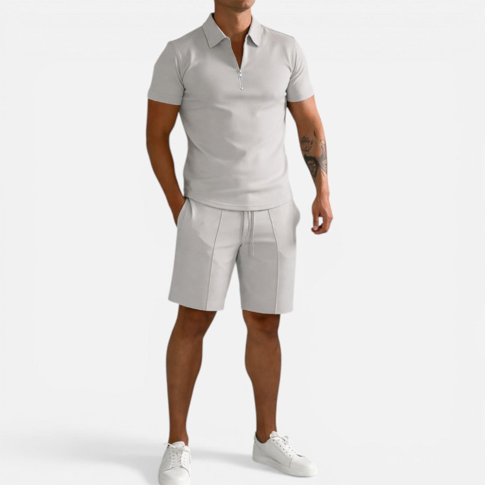 Todelt sæt med polo T-shirt og shorts
