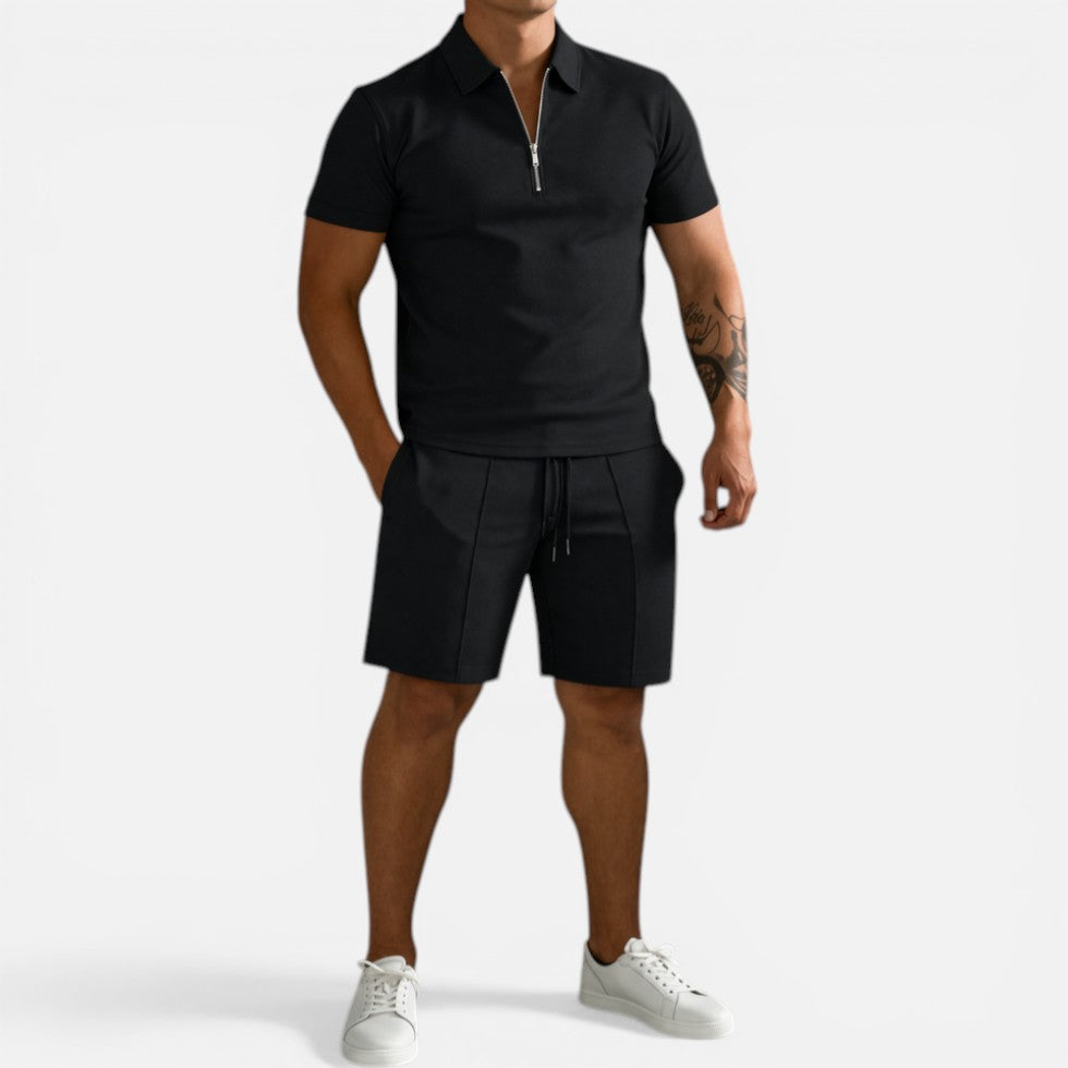 Todelt sæt med polo T-shirt og shorts