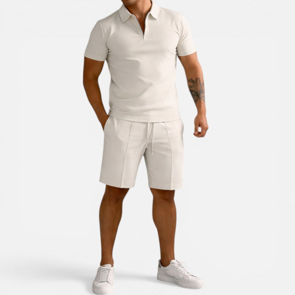 Todelt sæt med polo T-shirt og shorts