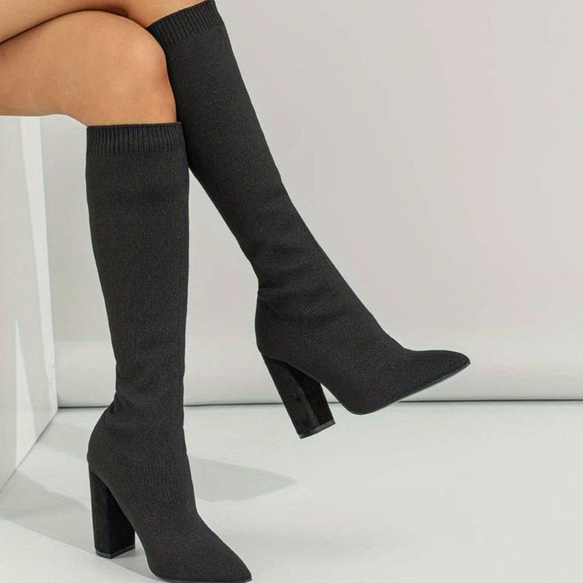 Damen Sock Boots aus Strick mit spitzer Zehenpartie – Kniehohe Stretchstiefel mit Blockabsatz, Herbst Winter