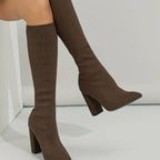 Damen Sock Boots aus Strick mit spitzer Zehenpartie – Kniehohe Stretchstiefel mit Blockabsatz, Herbst Winter