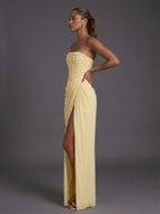 Damen-Maxikleid mit trägerlosem Korsett, Raffung und hohem Beinschlitz