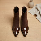 Damen Spitze Stiefeletten in Wildlederoptik mit Lackdetails – Sock Boots mit Blockabsatz, Herbst Winter