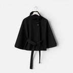 Damen Cape-Jacke mit hohem Kragen und Taillengürtel