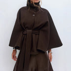 Damen Cape-Mantel mit hohem Kragen, Taillengürtel und Knopfverschluss