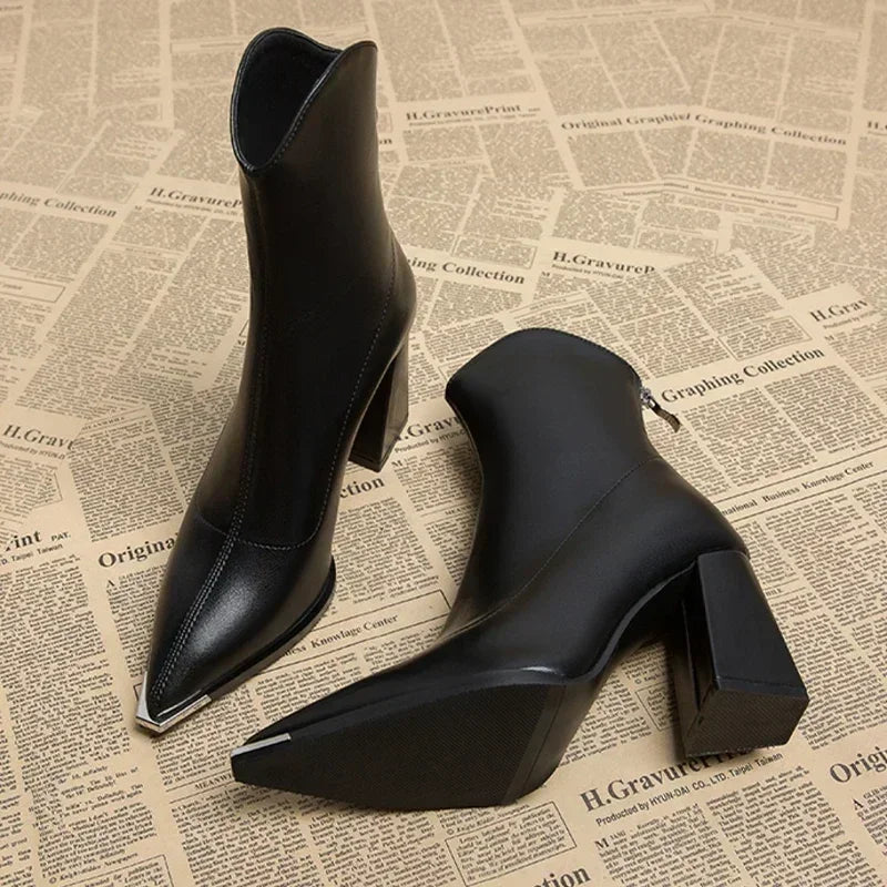 Damen Frühjahrs-Stiefeletten mit spitzer Kappe und Absatz