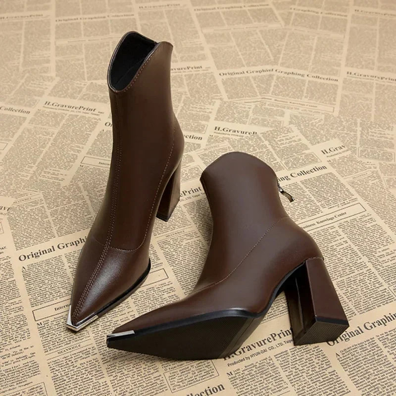 Damen Frühjahrs-Stiefeletten mit spitzer Kappe und Absatz