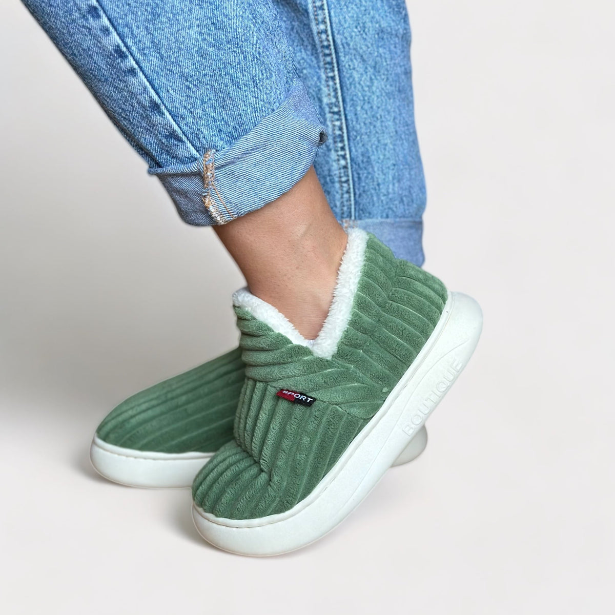 Unisex Hausschuhe mit Kunstfell – Warme Cord-Hüttenschuhe mit rutschfester Sohle