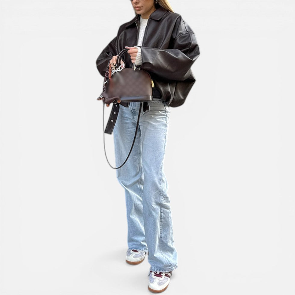 Damen Lederjacke mit kurzem Schnitt und Frontreißverschluss