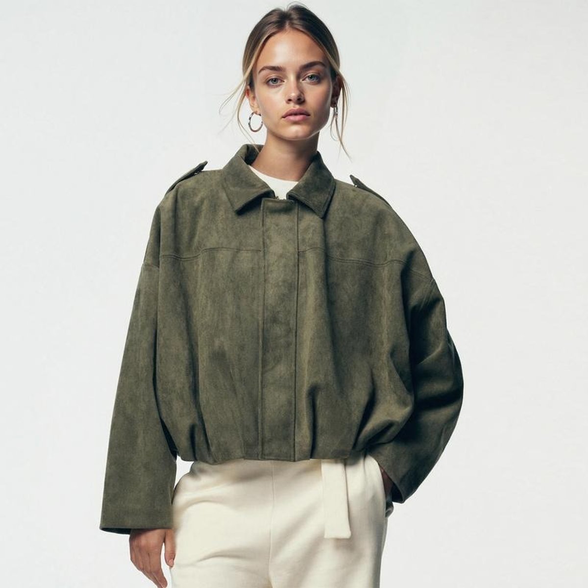 Damen Oversized Bomberjacke aus Kunstwildleder im Cropped-Schnitt