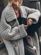 Damen Oversized Grobstrick-Cardigan mit Revers und Knopfleiste