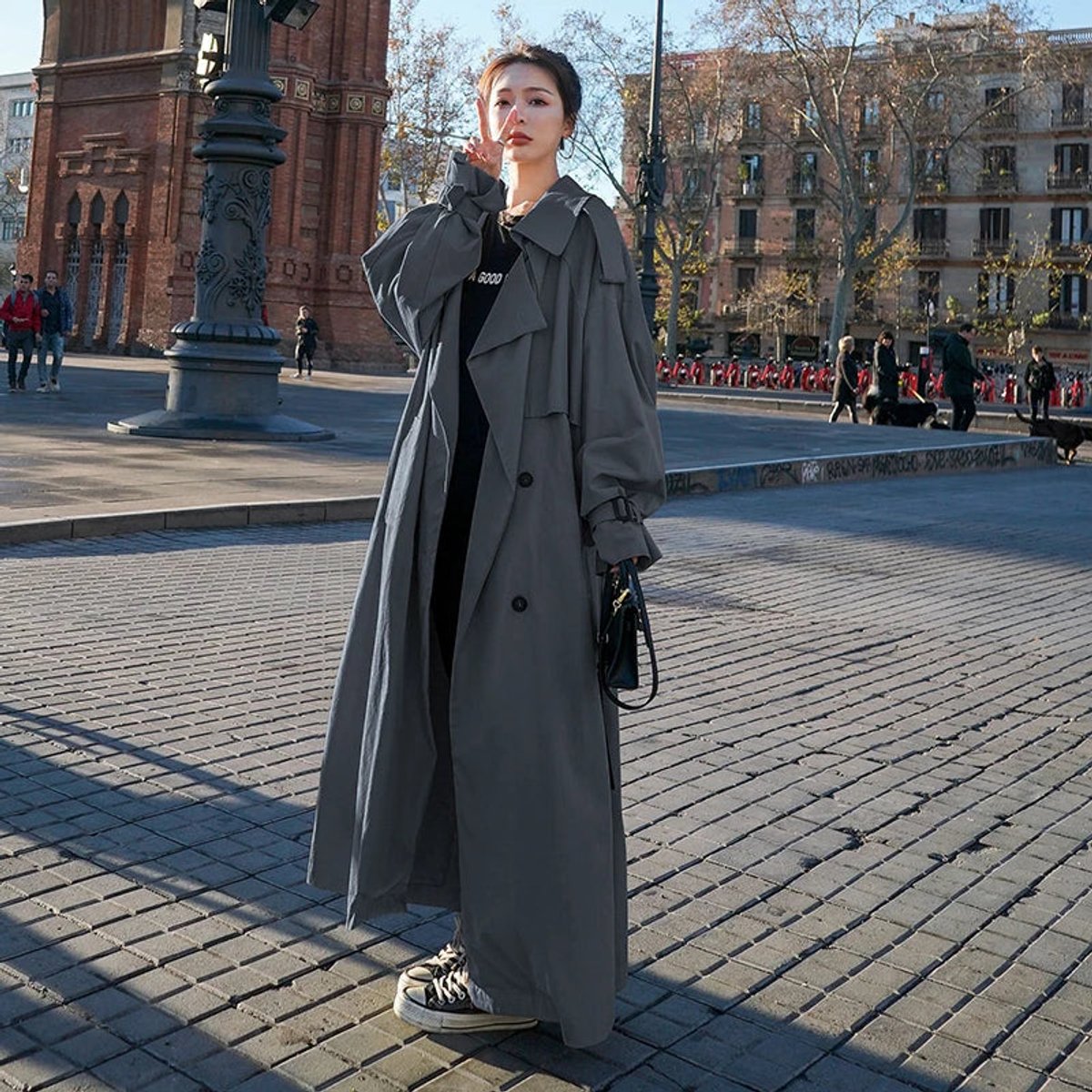 Damen Oversized Maxi-Trenchcoat mit zweireihiger Knopfleiste und Bindegürtel