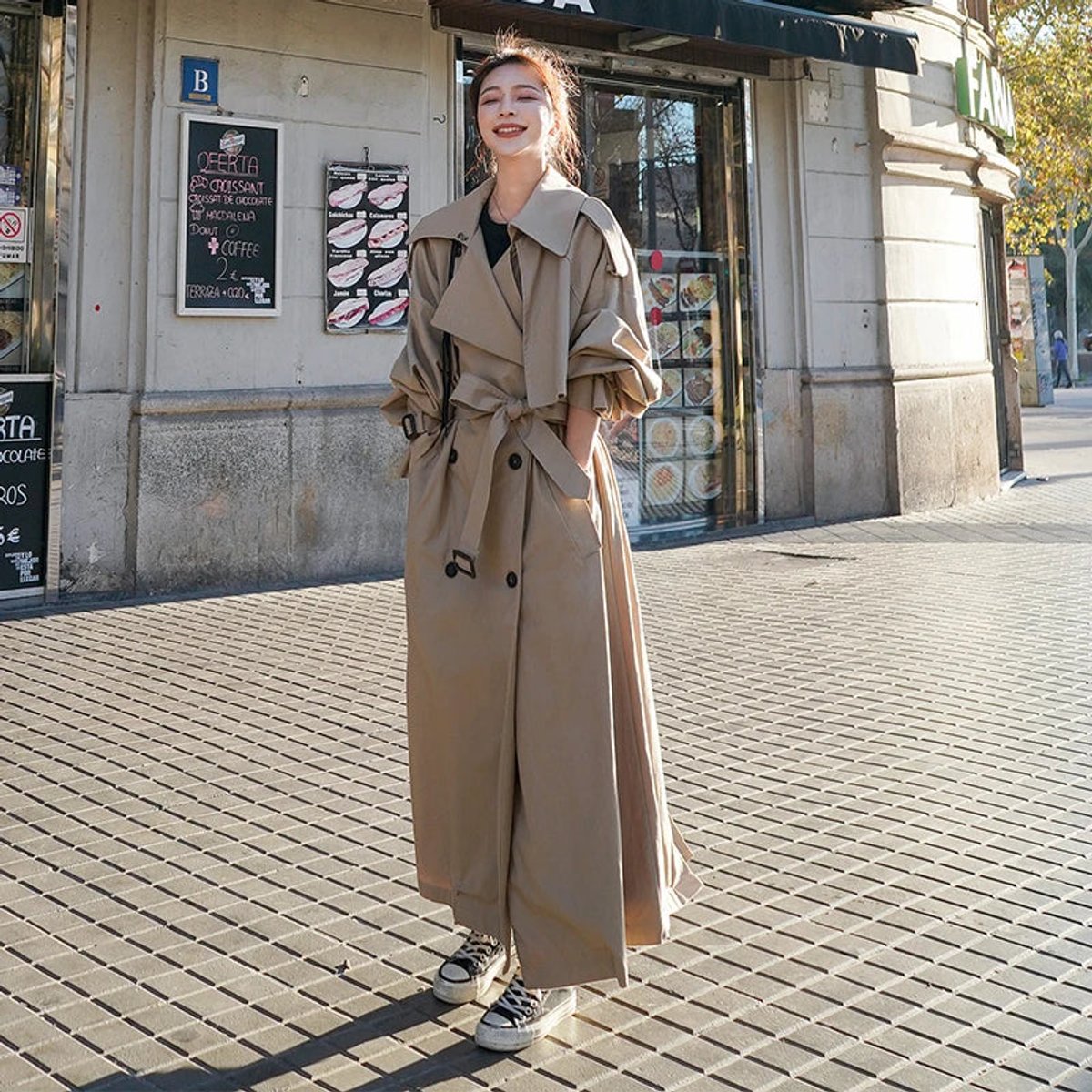 Damen Oversized Maxi-Trenchcoat mit zweireihiger Knopfleiste und Bindegürtel