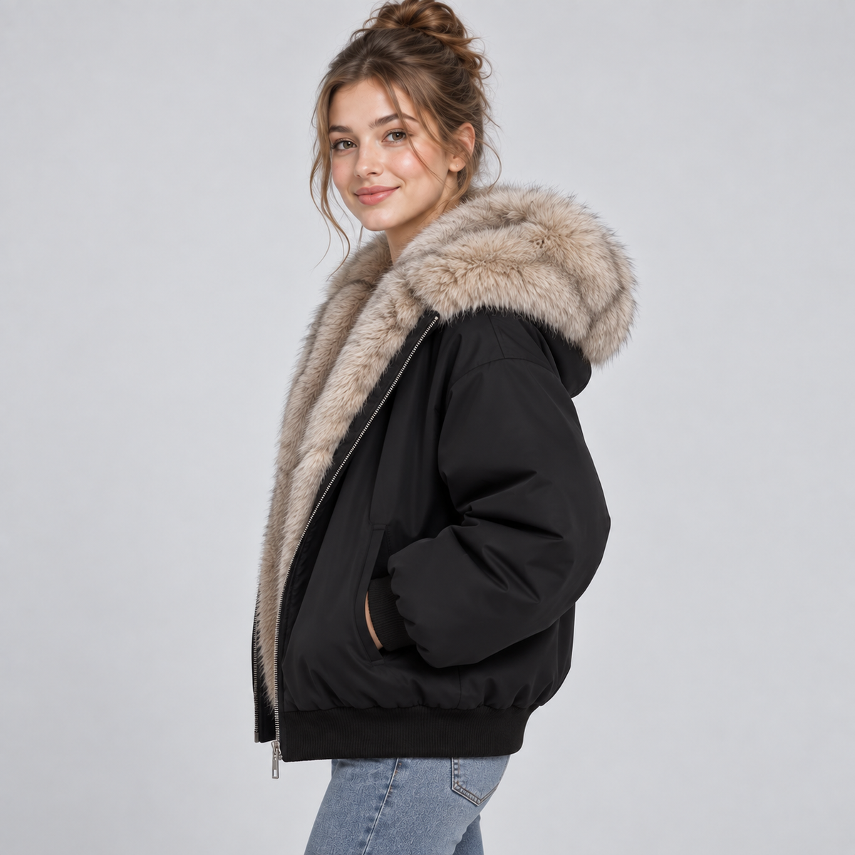 Damen Kurze Steppjacke mit Kunstfellkapuze – Warme Winterjacke mit Fellbesatz