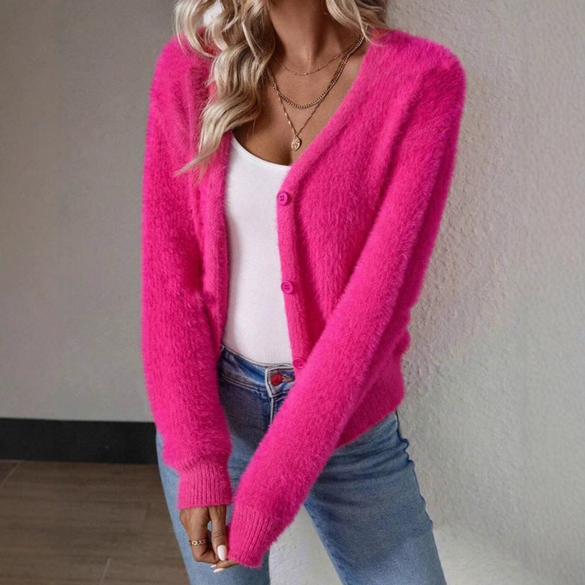 Damen flauschiger Strickcardigan mit V-Ausschnitt und Knopfleiste