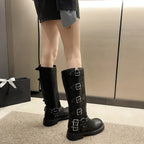 Damen kniehohe Gothic-Stiefel mit auffälligen Akzenten und robuster Verarbeitung