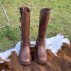 Damen kniehohe Stiefel mit verstellbaren Schnallen