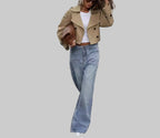 Damen kurzer zweireihiger Trenchcoat mit tailliertem Schnitt und Gürtel