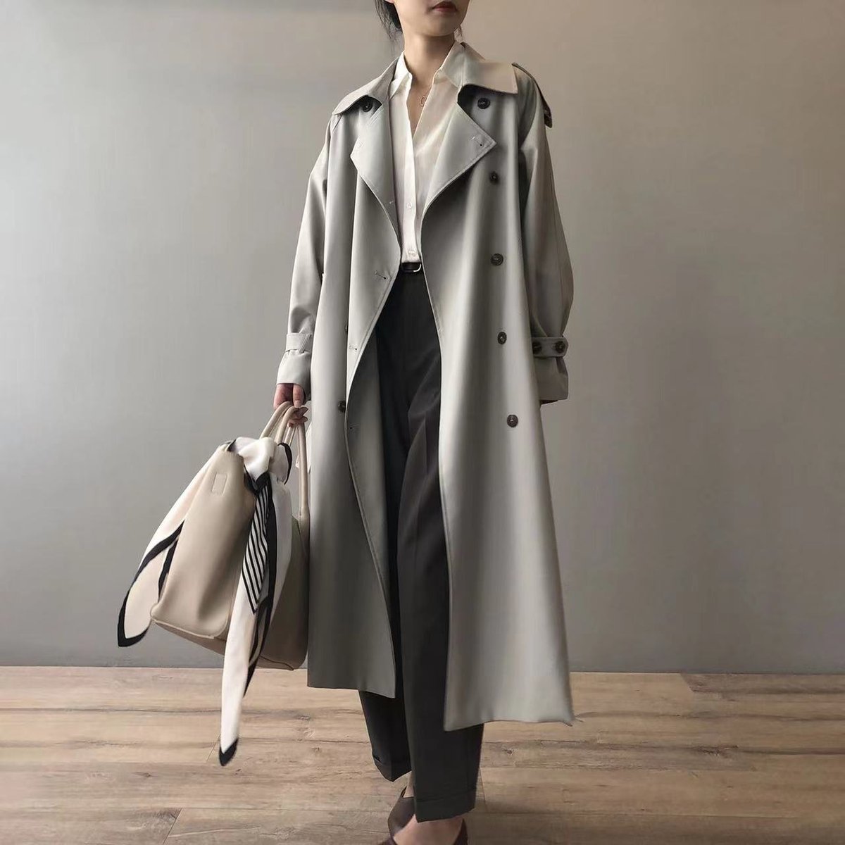 Damen langer wasserabweisender Trenchcoat mit Doppelreiher und Reverskragen