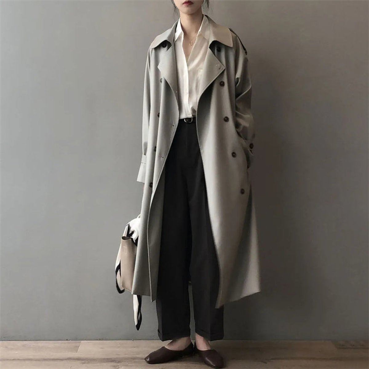 Damen langer wasserabweisender Trenchcoat mit Doppelreiher und Reverskragen