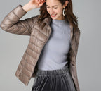 Damen leichte Steppjacke mit Stehkragen, Polyester-Isolierung und Reißverschluss