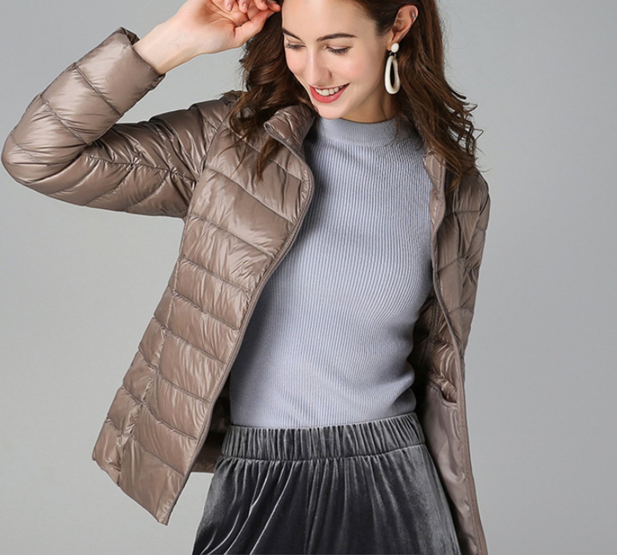 Damen leichte Steppjacke mit Stehkragen, Polyester-Isolierung und Reißverschluss