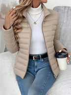 Damen leichte Steppjacke mit Stehkragen, Polyester-Isolierung und Reißverschluss