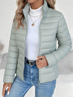 Damen leichte Steppjacke mit Stehkragen, Polyester-Isolierung und Reißverschluss