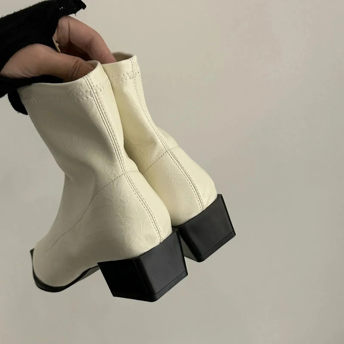 Damen spitz zulaufende Stiefeletten mit Blockabsatz und knöchelhohem Schnitt