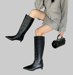 Damen spitz zulaufende kniehohe Stiefel mit bequemer Passform