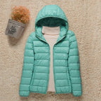 Damen ultraleichte Steppjacke mit Kapuze und Daunenfüllung