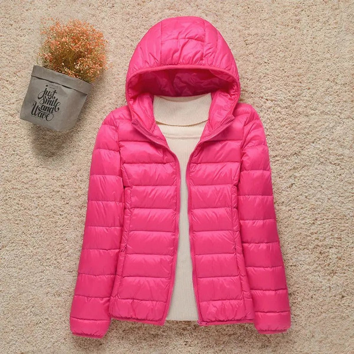 Damen ultraleichte Steppjacke mit Kapuze und Daunenfüllung