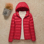 Damen ultraleichte Steppjacke mit Kapuze und Daunenfüllung
