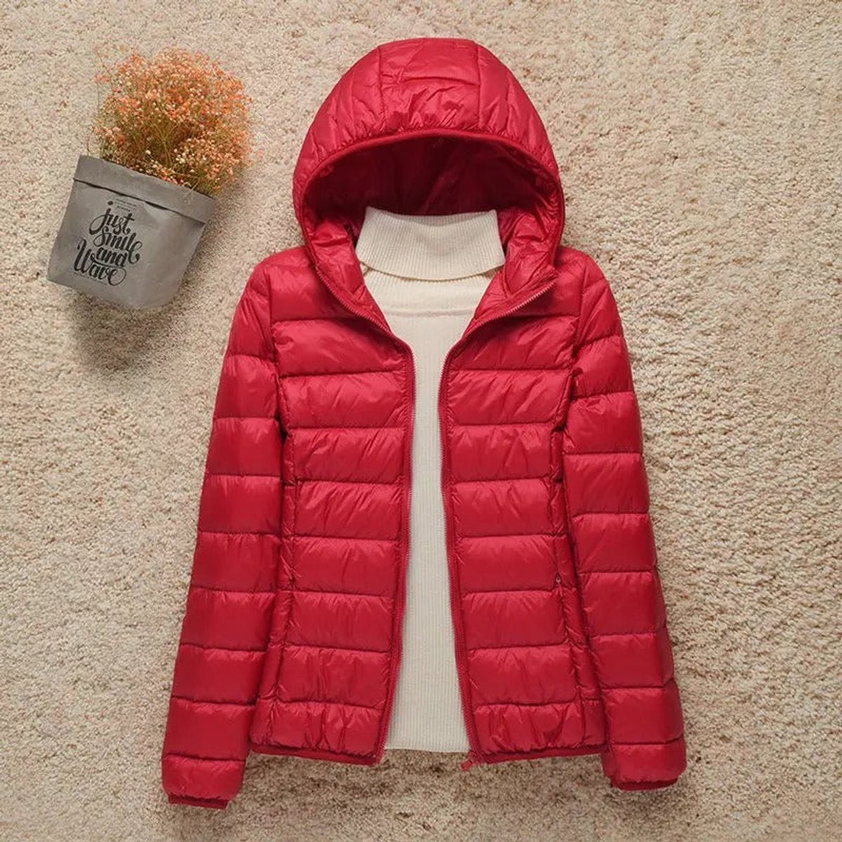 Damen ultraleichte Steppjacke mit Kapuze und Daunenfüllung