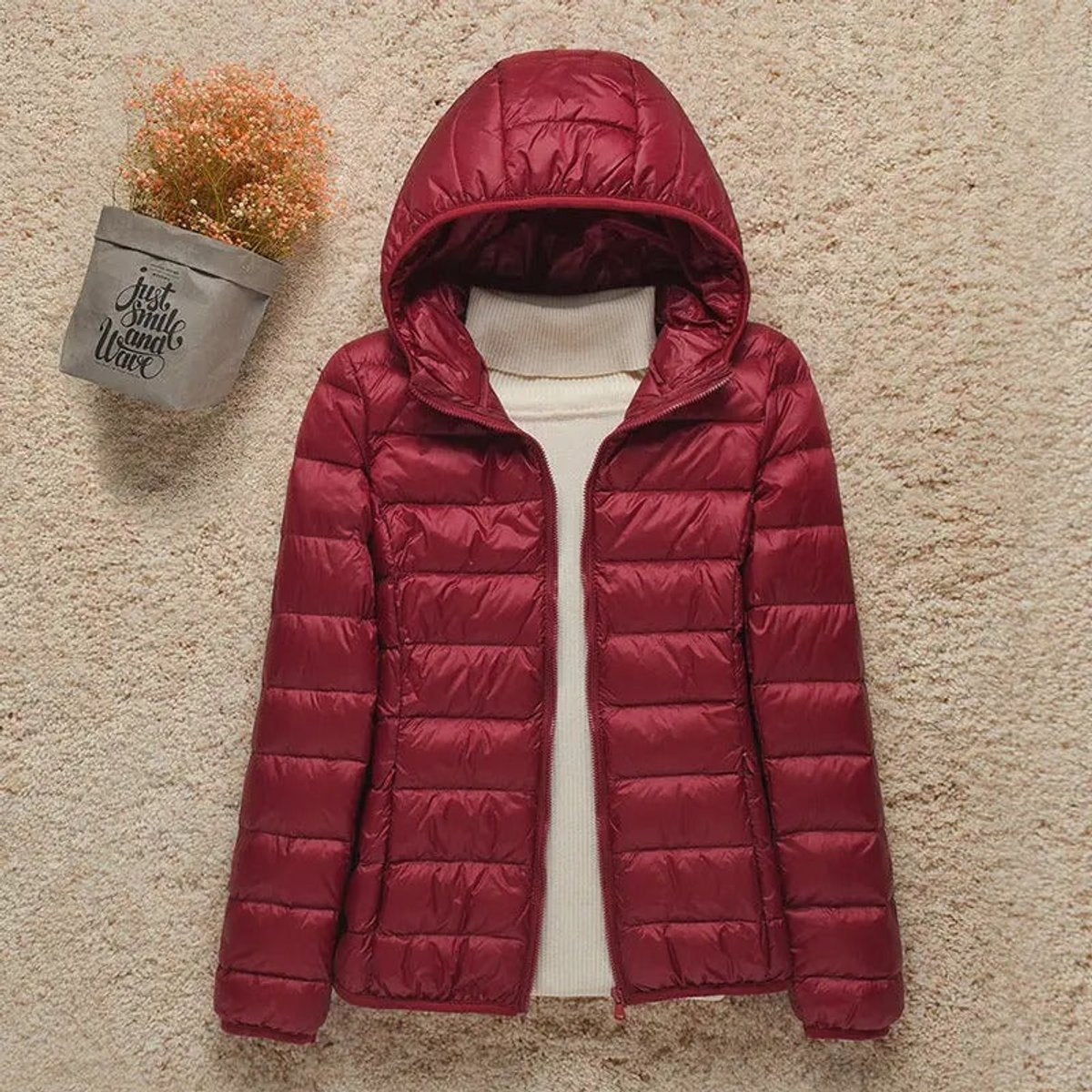 Damen ultraleichte Steppjacke mit Kapuze und Daunenfüllung