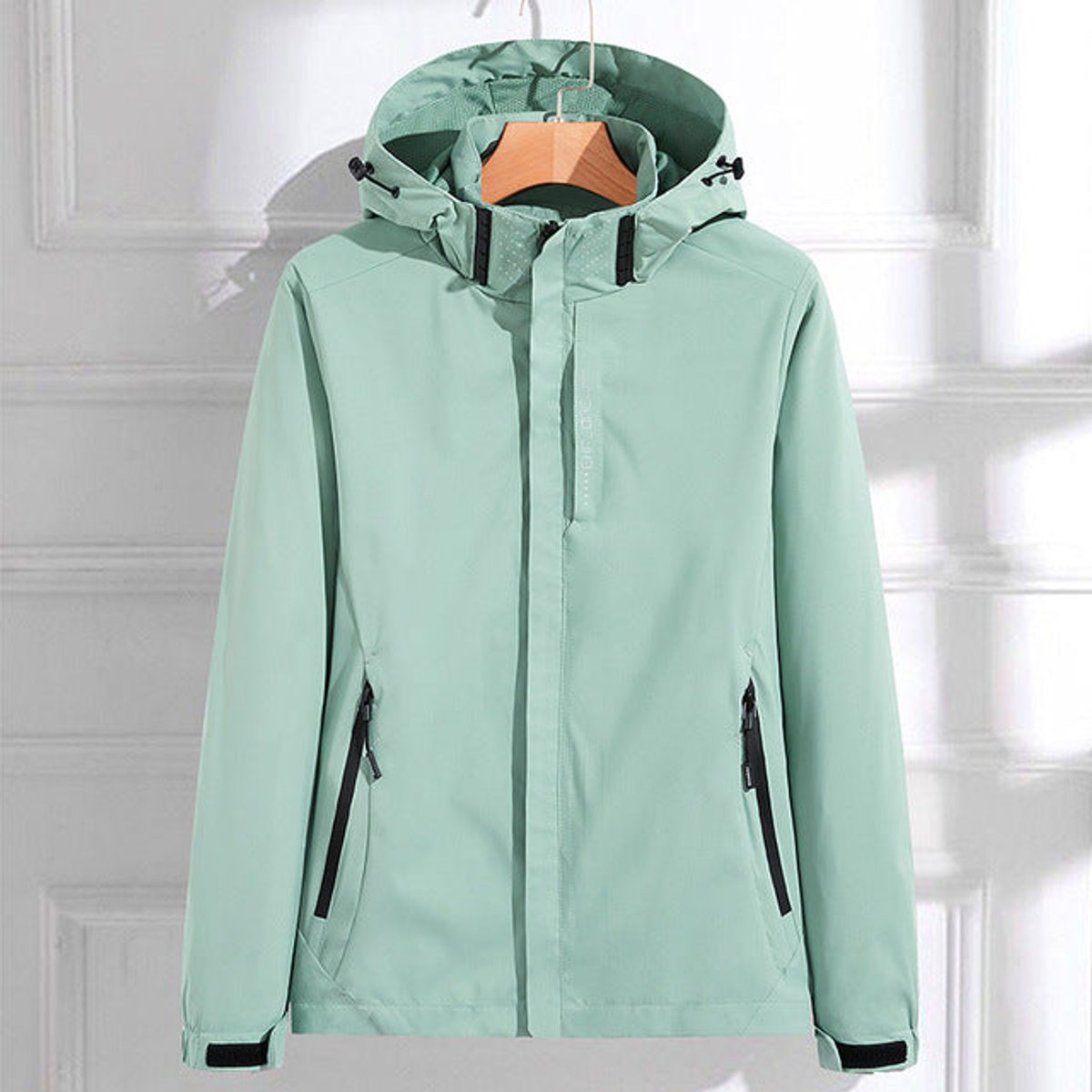 Damen wasserdichte Regenjacke mit abnehmbarer Kapuze und verstellbarer Passform