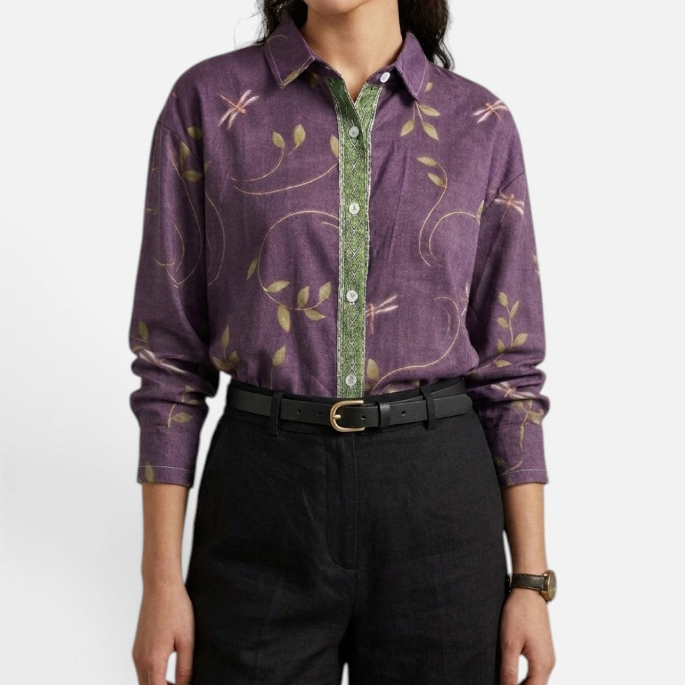 Damebluse med V-udskæring og blomstermønster