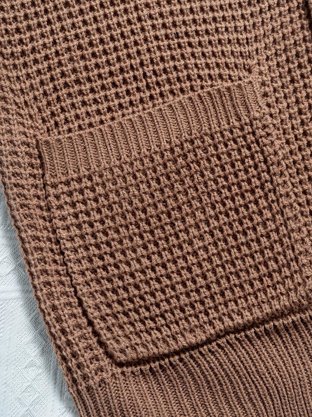 Herren-Cardigan mit V-Ausschnitt und Waffelstrick