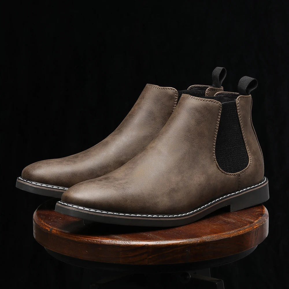 Herren Chelsea Boots mit elastischen Seiteneinsätzen und flacher Sohle