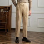 Herren Cordhose mit Bundfalten, Knopfverschluss und geradem Schnitt