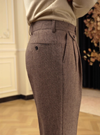 Herren Hose mit Bundfalten, geradem Bein und strukturiertem Finish