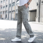 Herren Hose mit seitlichen Taschen, geradem Schnitt und sichtbaren Nähten