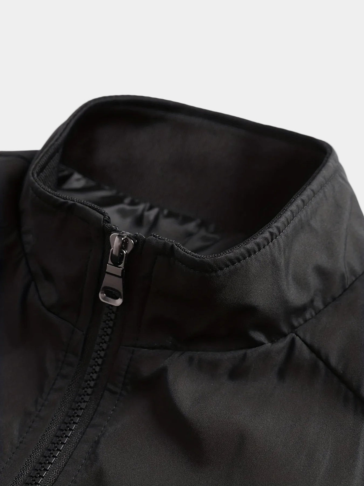 Herren Jacke mit Stehkragen und Reißverschluss