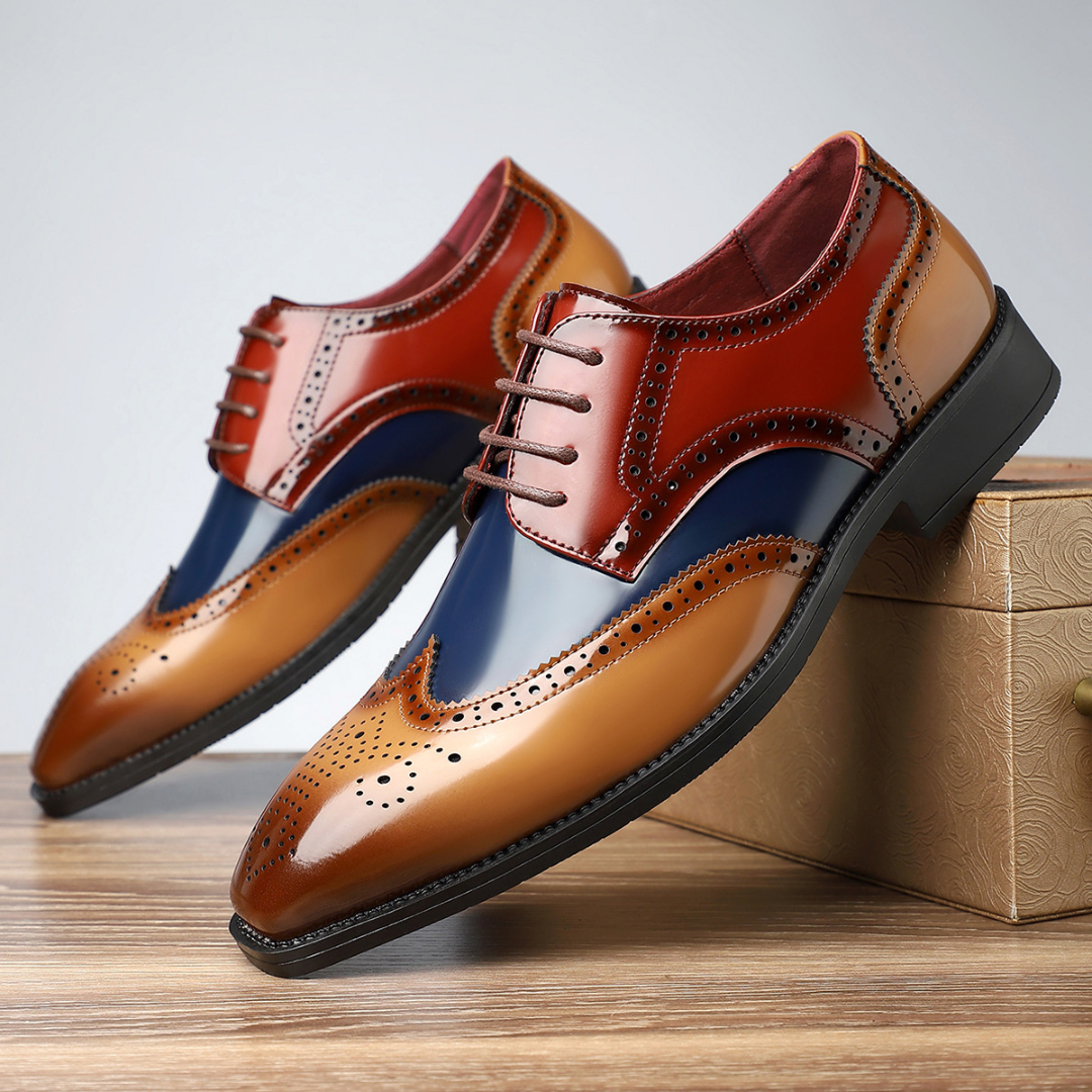 Herren Oxford-Schuhe mit floraler Zehenkappe und perforierten Details