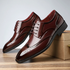 Herren Oxford-Schuhe mit floraler Zehenkappe und perforierten Details