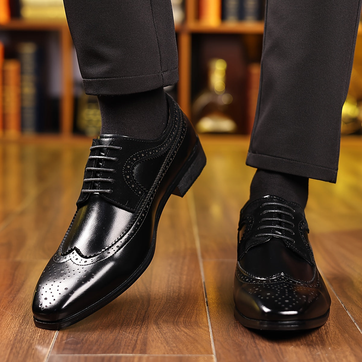 Herren Richelieu Schuhe mit dekorativen Perforationen