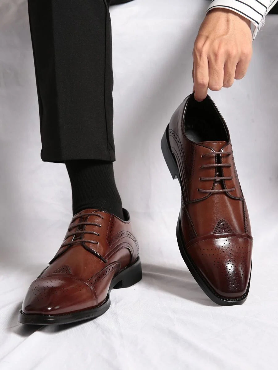 Herren Richelieu Schuhe mit perforierter Flügelspitze