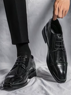 Herren Richelieu Schuhe mit perforierter Flügelspitze