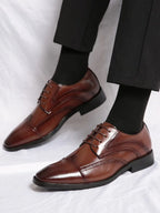 Herren Richelieu Schuhe mit perforierter Flügelspitze