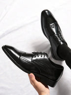 Herren Richelieu Schuhe mit perforierter Flügelspitze